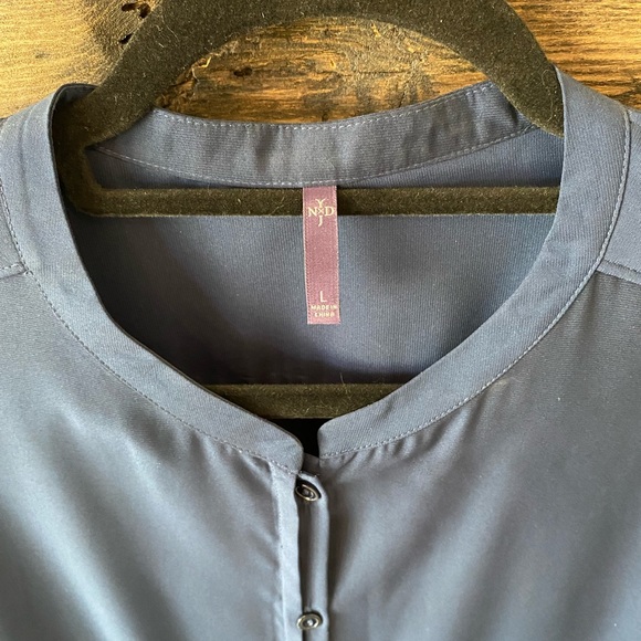 Navy NYJD Button Up Blouse with Mock Collar Size L - Picture 3 of 7